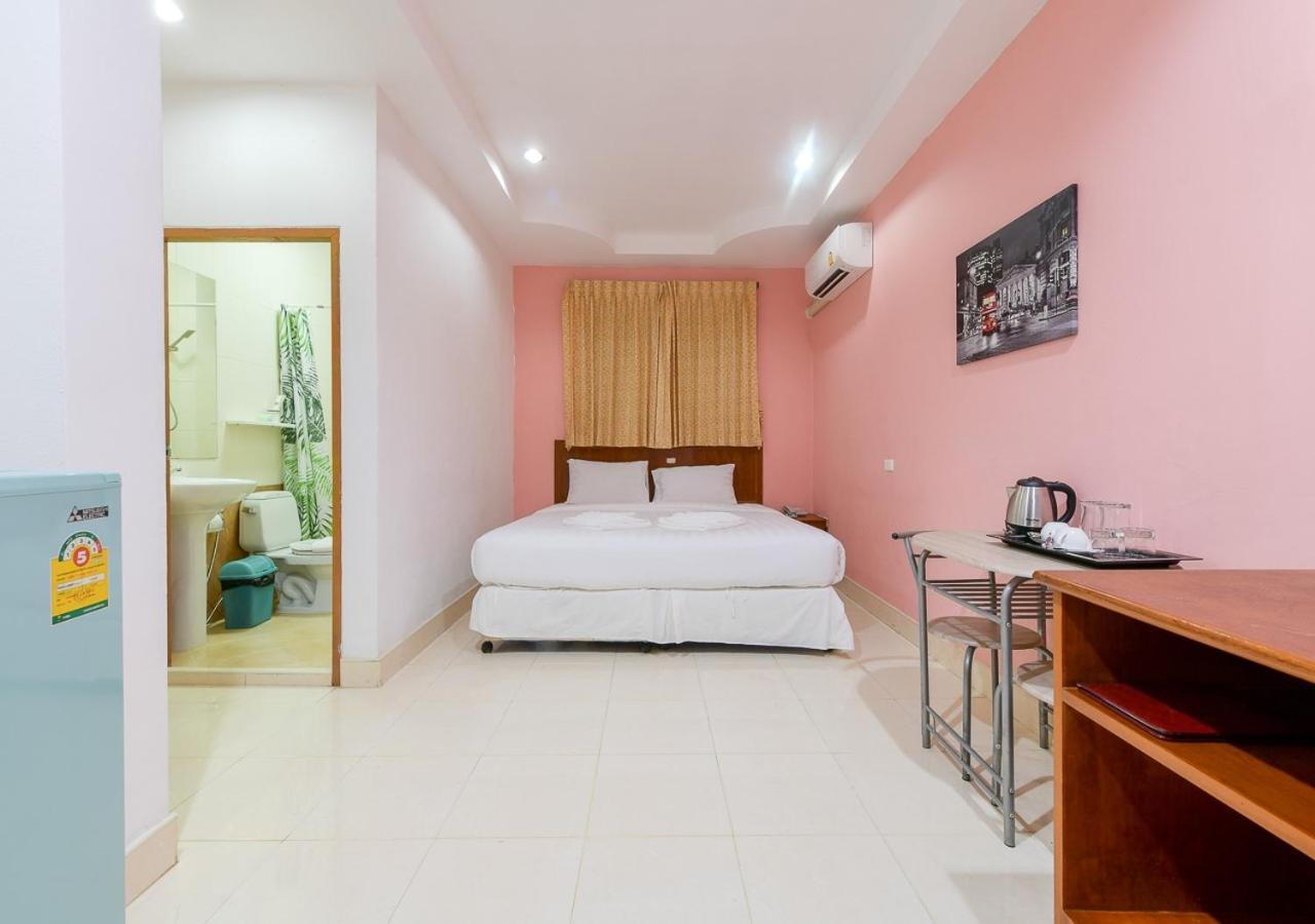 Sun & Beach Pattaya Exterior photo