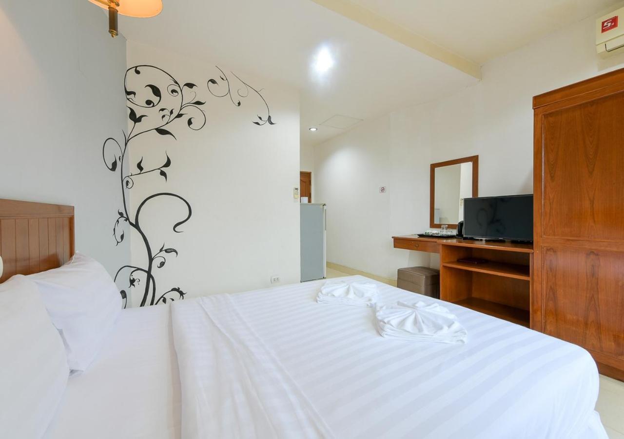 Sun & Beach Pattaya Exterior photo