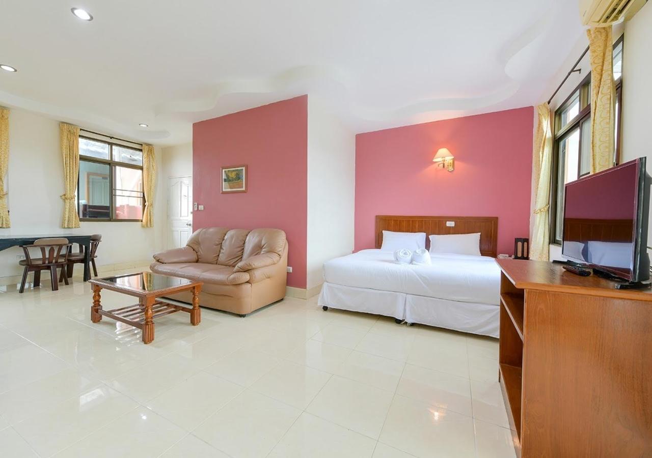 Sun & Beach Pattaya Exterior photo