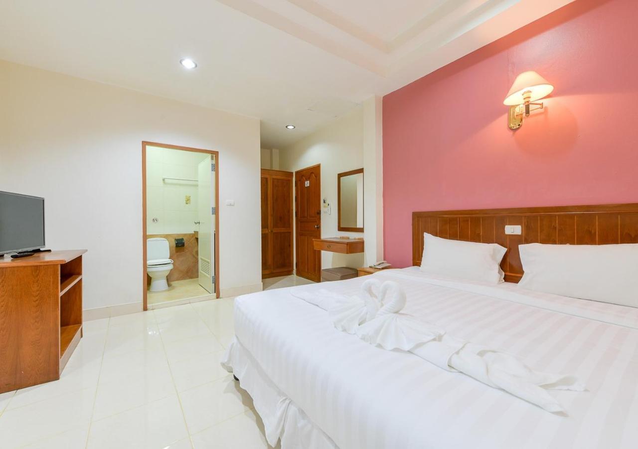 Sun & Beach Pattaya Exterior photo