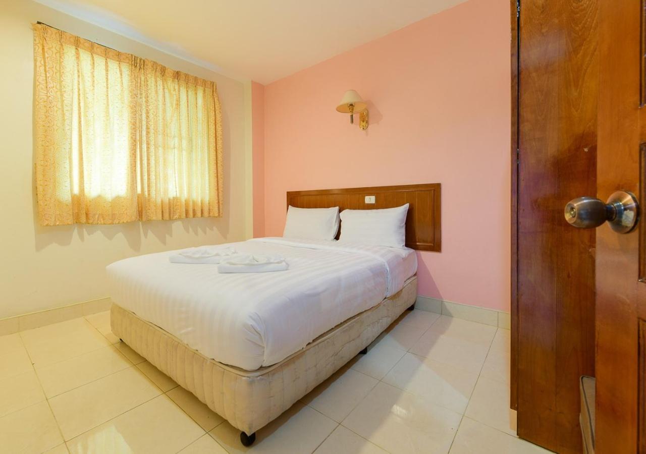Sun & Beach Pattaya Exterior photo