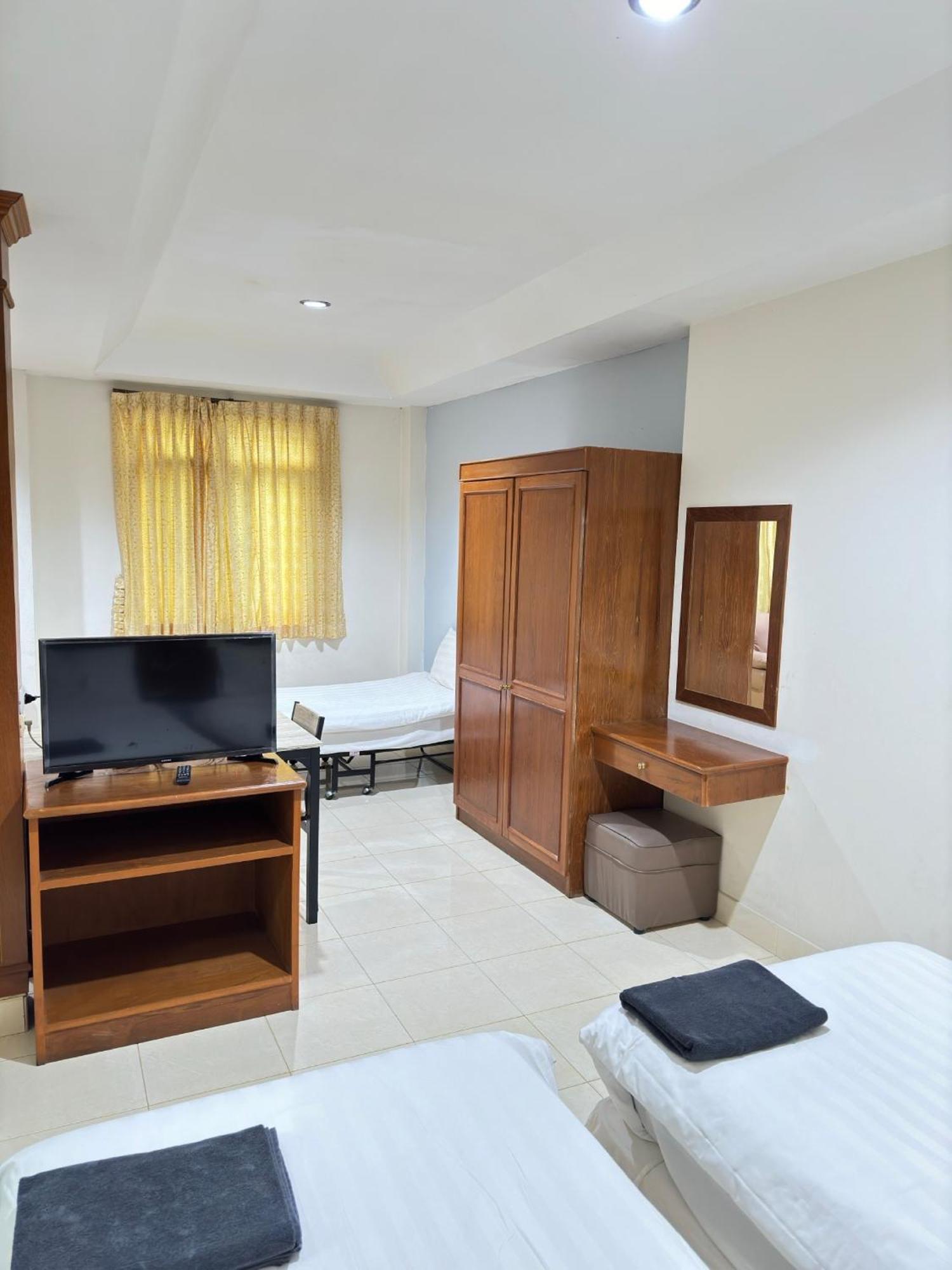 Sun & Beach Pattaya Exterior photo