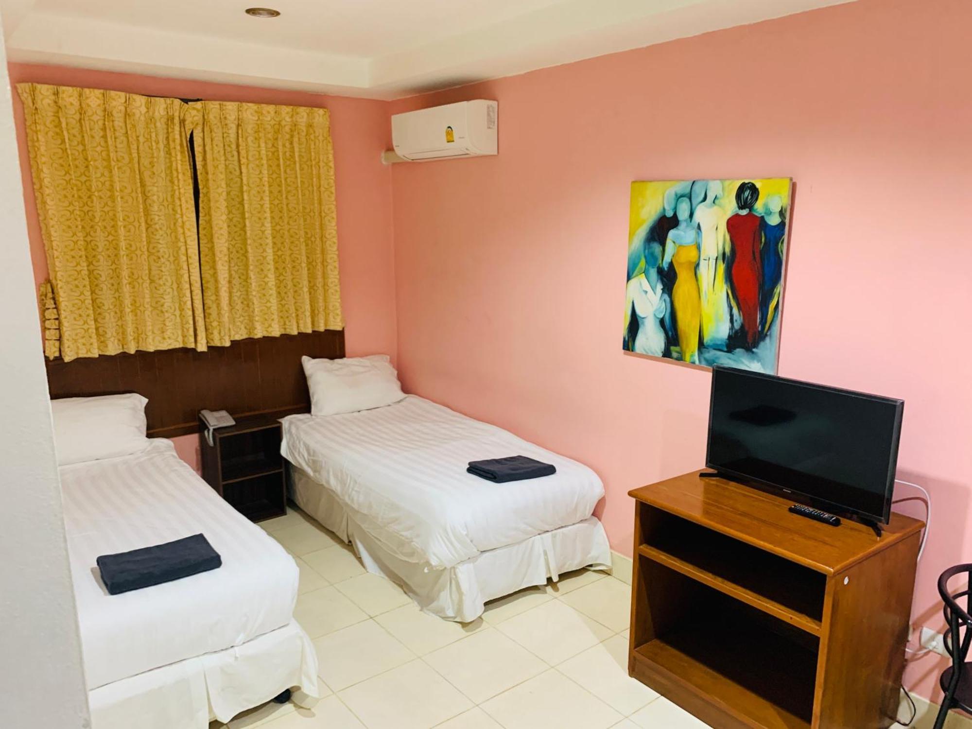 Sun & Beach Pattaya Exterior photo